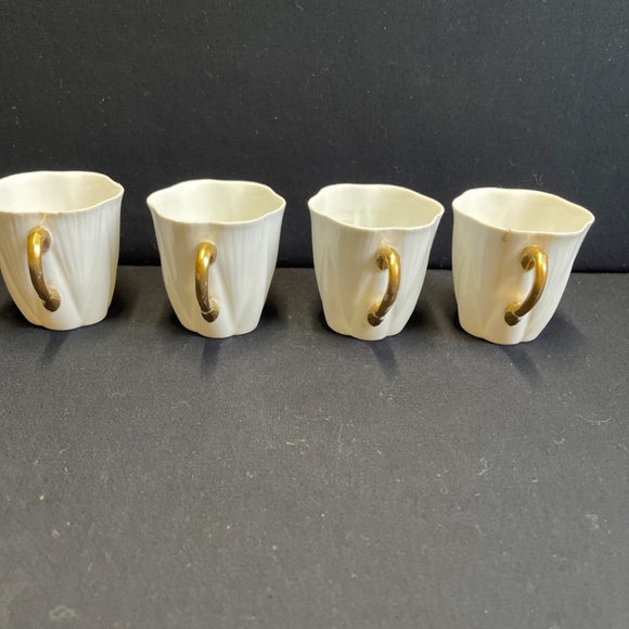 Classic White Shelley Dainty Tea Cups & Saucers - Picture 7 of 10